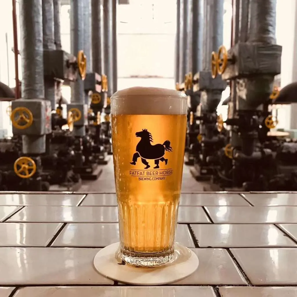 Six Rock Saison - Fat Fat Beer Horse